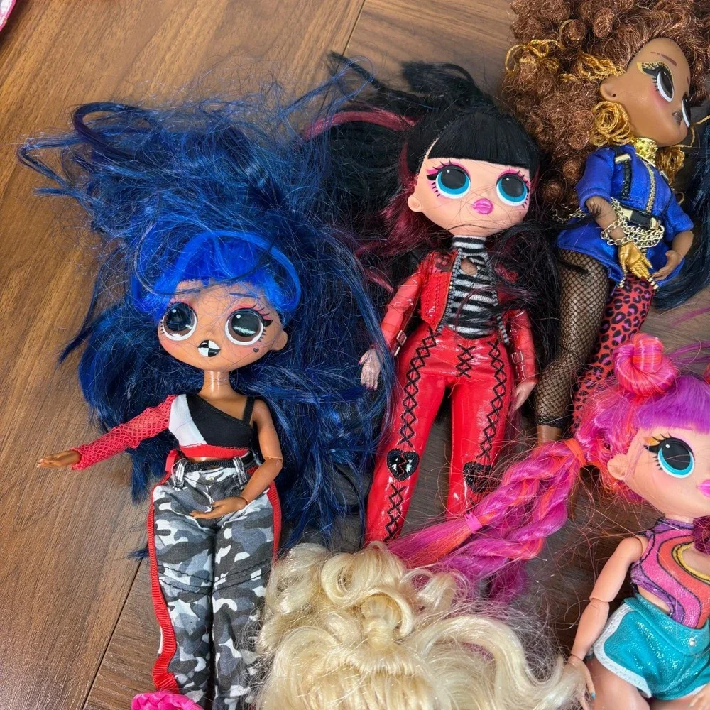 L.O.L. Surprise! O.M.G. Fashion Dolls, Dance Machine Car and Accessories Qty 21